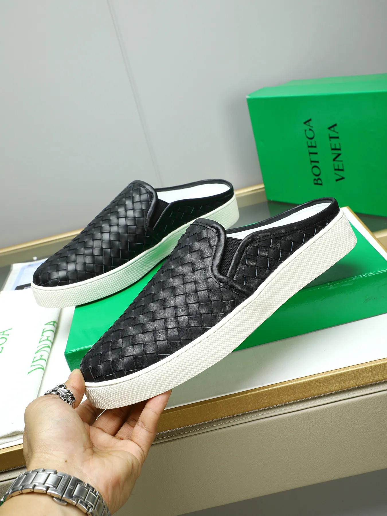 Men's shoes 💰440 [Half drag series] BOTTEG* VENET* - high-end boutique Size: 38-44 (45 customized) BV new product, first-layer cowhide artificially woven classic style harmoniously blends with contemporary fashion temperament, rubber soles are light and flexible, water-dyed sheepskin pads! [Taobao, Tmall, and live streaming are the first choices]